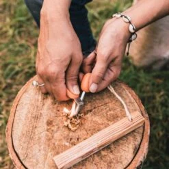 Light My Fire SWEDISH FIRESTEEL ARMY 2IN1 - Feuerstarter -Fernweh Camping 5637551561 c swedish firesteel army 2in1 light my fire 24